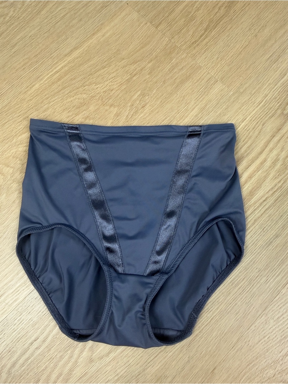 Maidenform High Waisted Panty M
